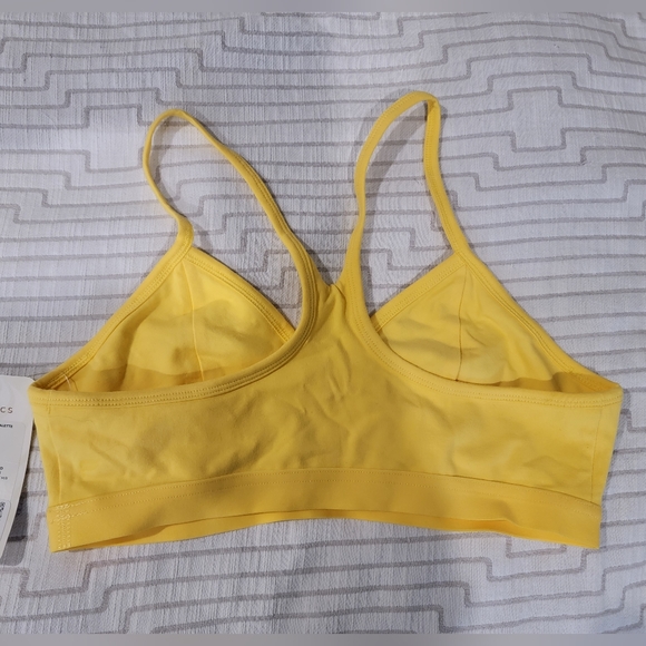 Fabletics Live-In Racerback- Med - Picture 5 of 6